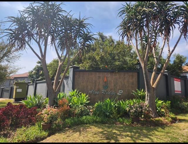 2 BEDROOM TOWNHOUSE FOR SALE IN GREENSTONE HILL